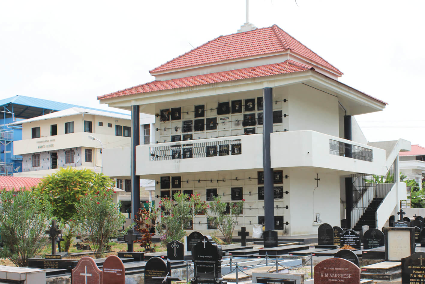 Elamkulam Vault/Cemetery